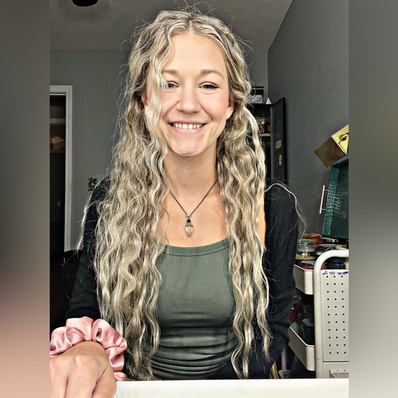 Meet your Posher, Hailey - Picture 5 of 16